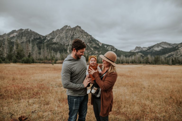 Chris & Emily & Eloise // Fall Sawtooth Family Session // Stanley Photographer