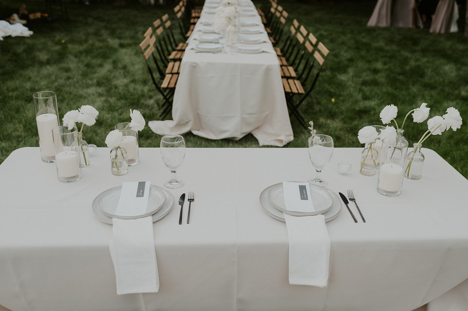 Modern and Monochromatic Wedding Table in Sun Valley Idaho