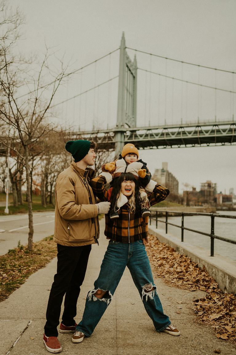 Casual Family Photo Outfit Ideas in New York City
