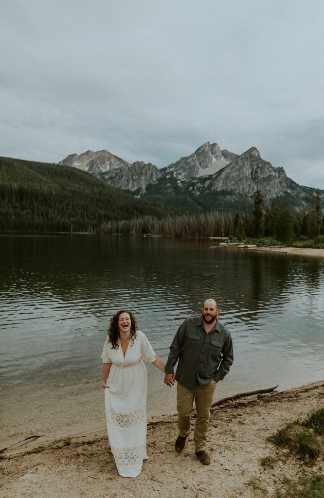 Boho Summer Engagement Session Outfit Idea for the mountains