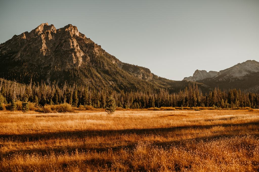 Sawtooth Mountains in the Fall