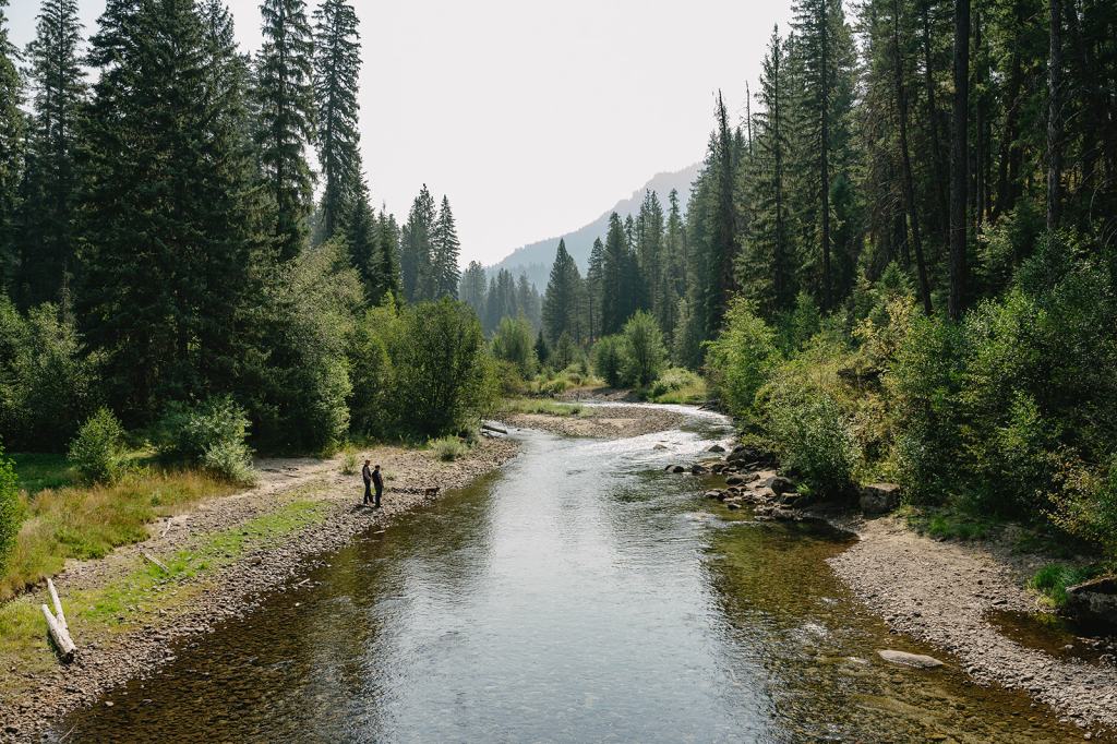 Minam River Lodge Oregon Wedding