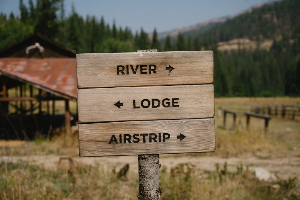 Minam River Lodge Oregon Wedding