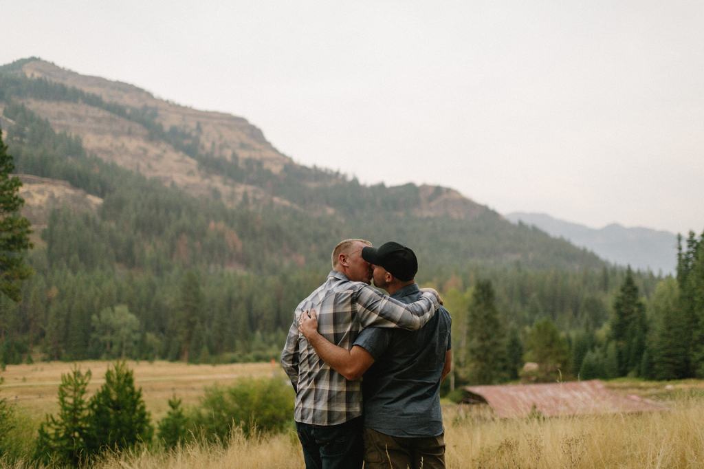 Minam River Lodge Oregon Wedding