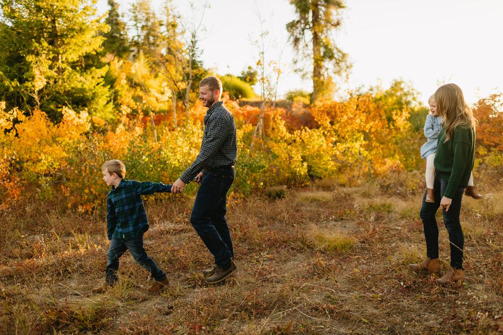 Bogus Basin Fall Family Photos in Boise Idaho