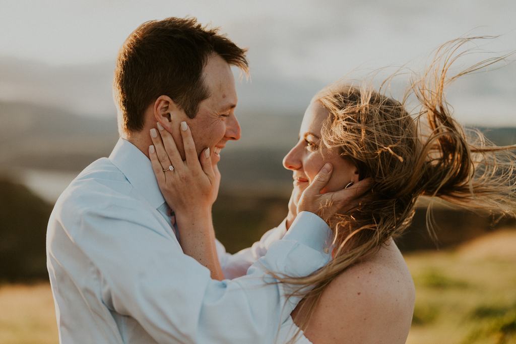 Columbia River Gorge Oregon Engagement Photos Sunset Wildflowers