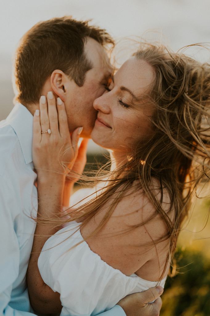 Columbia River Gorge Oregon Engagement Photos Sunset