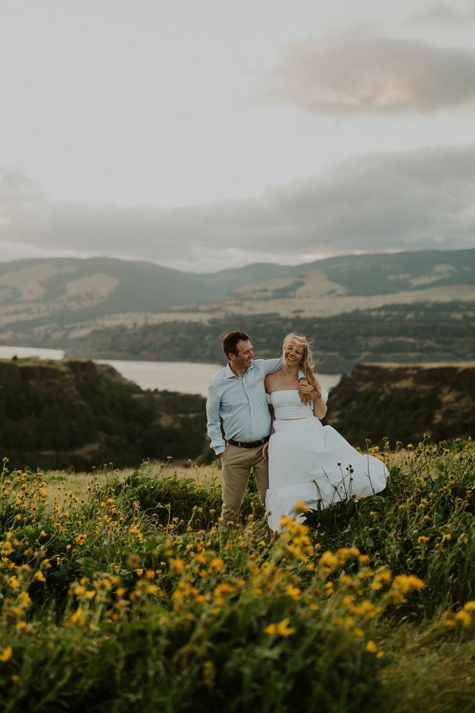 Columbia River Gorge Oregon Engagement Photos Sunset
