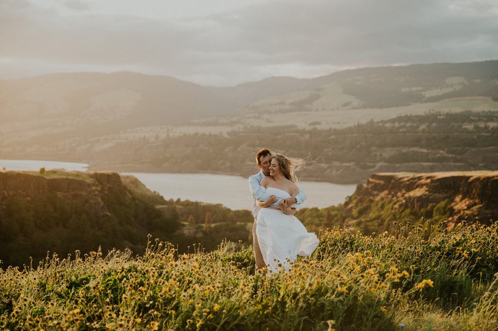 Columbia River Gorge Oregon Engagement Photos