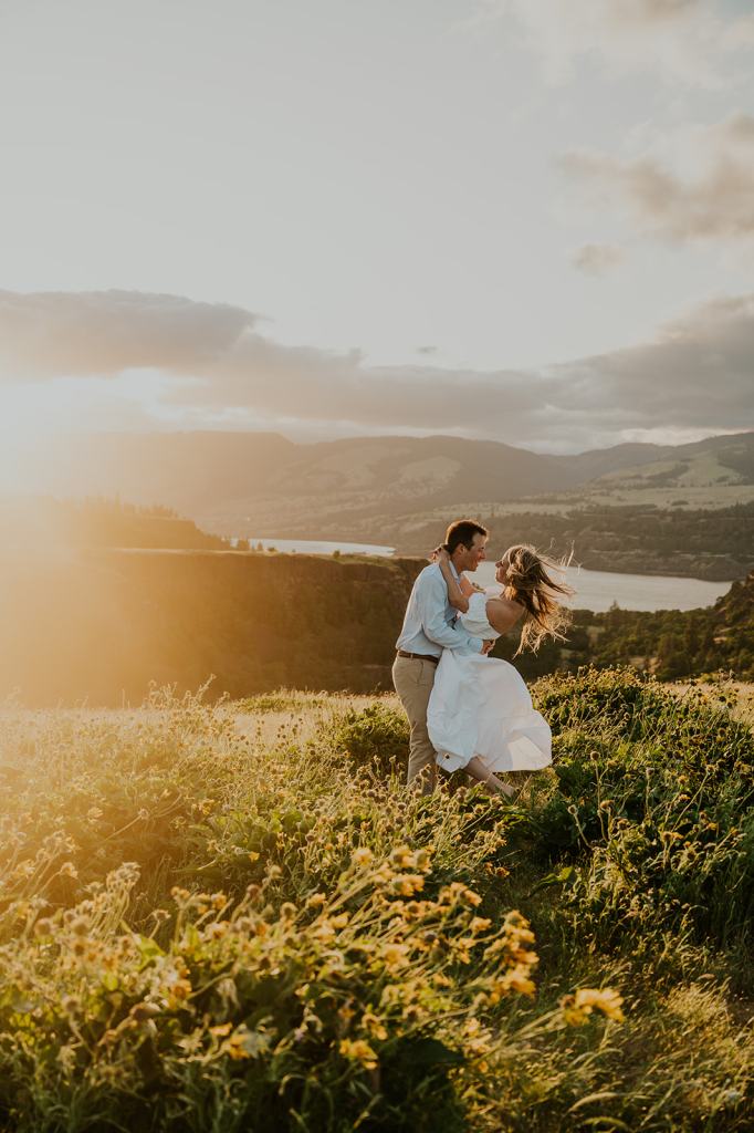 Columbia River Gorge Oregon Engagement Photos