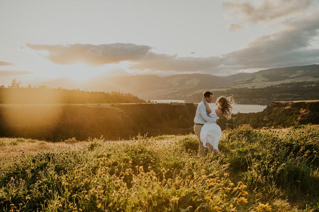Columbia River Gorge Oregon Engagement Photos with Wildflowers
