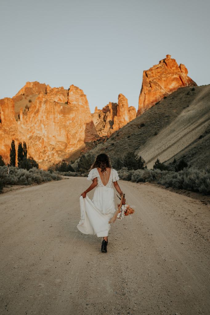 Leslie Gulch Eastern Oregon Elopement in the Owyhees