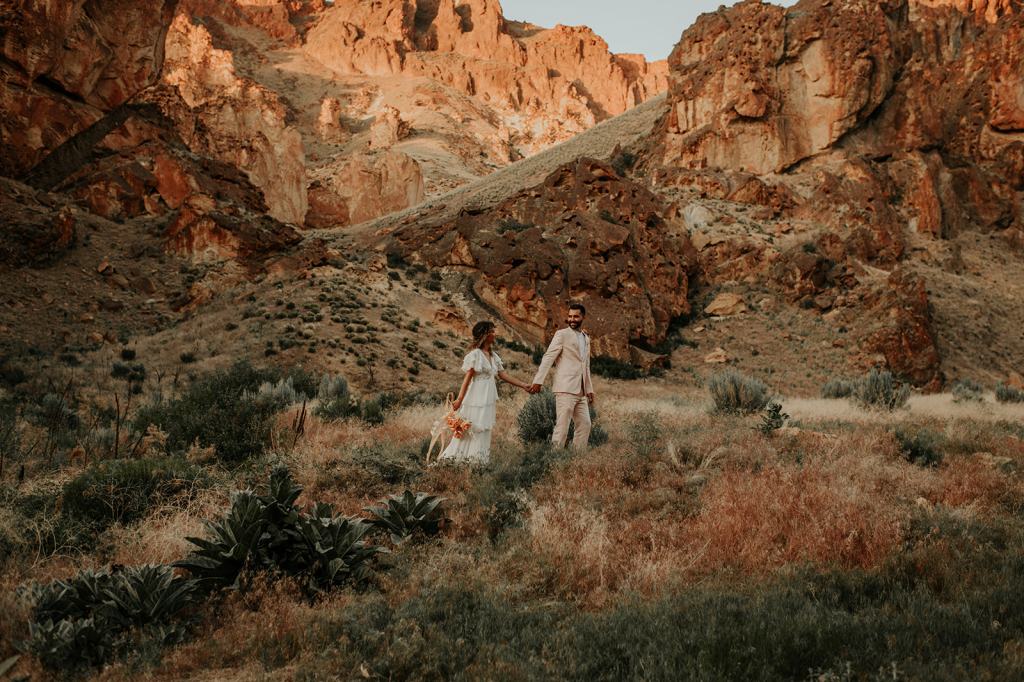 Leslie Gulch Eastern Oregon Elopement in the Owyhees