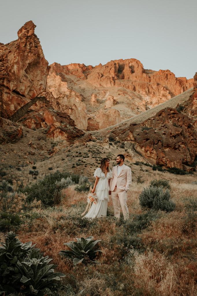 Leslie Gulch Eastern Oregon Elopement in the Owyhees