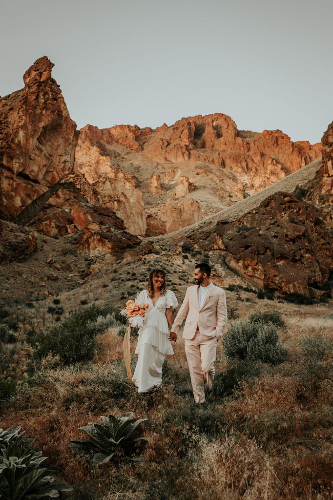 Leslie Gulch Eastern Oregon Elopement in the Owyhees