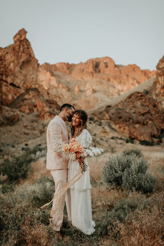 Leslie Gulch Eastern Oregon Elopement in the Owyhees