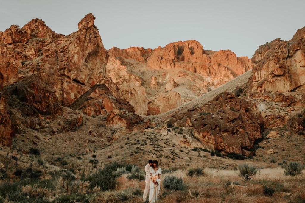 Leslie Gulch Eastern Oregon Elopement in the Owyhees