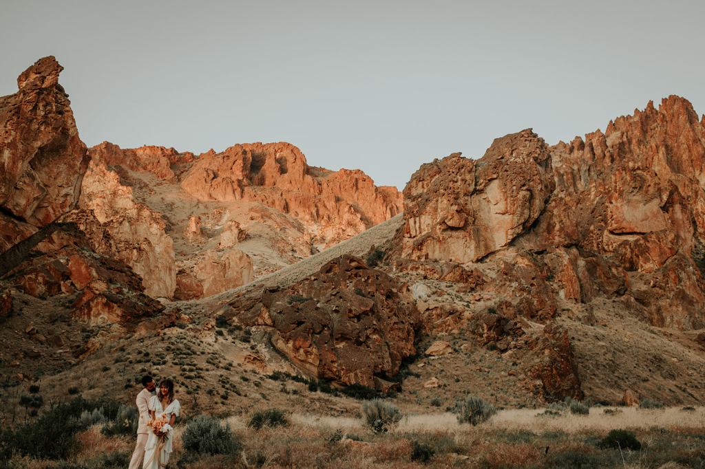 Leslie Gulch Eastern Oregon Elopement in the Owyhees