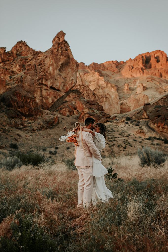 Leslie Gulch Eastern Oregon Elopement in the Owyhees
