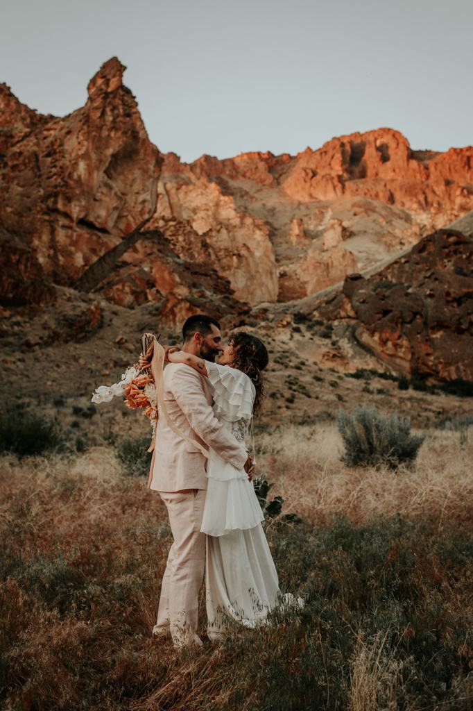 Leslie Gulch Eastern Oregon Elopement in the Owyhees