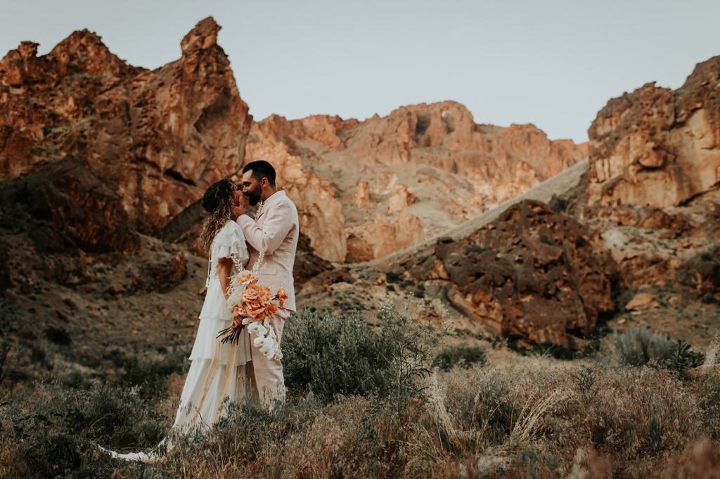 Leslie Gulch Eastern Oregon Elopement in the Owyhees