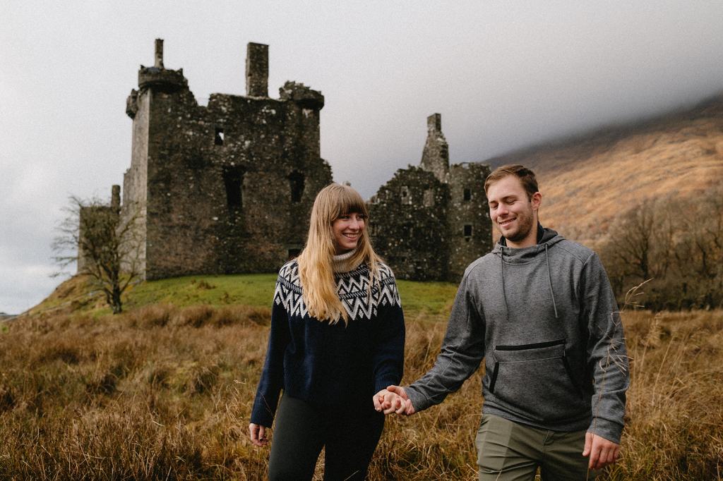 Scotland Couples Photoshoot at a Castle Ruin in the Scottish Highlands