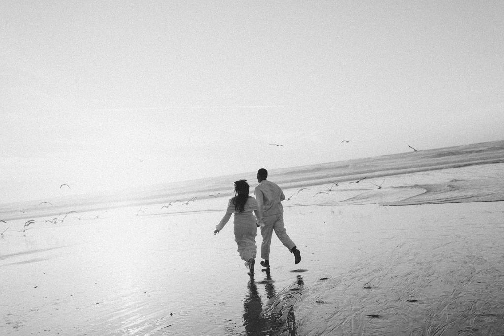 Big Sur Maternity Photoshoot on the Beach