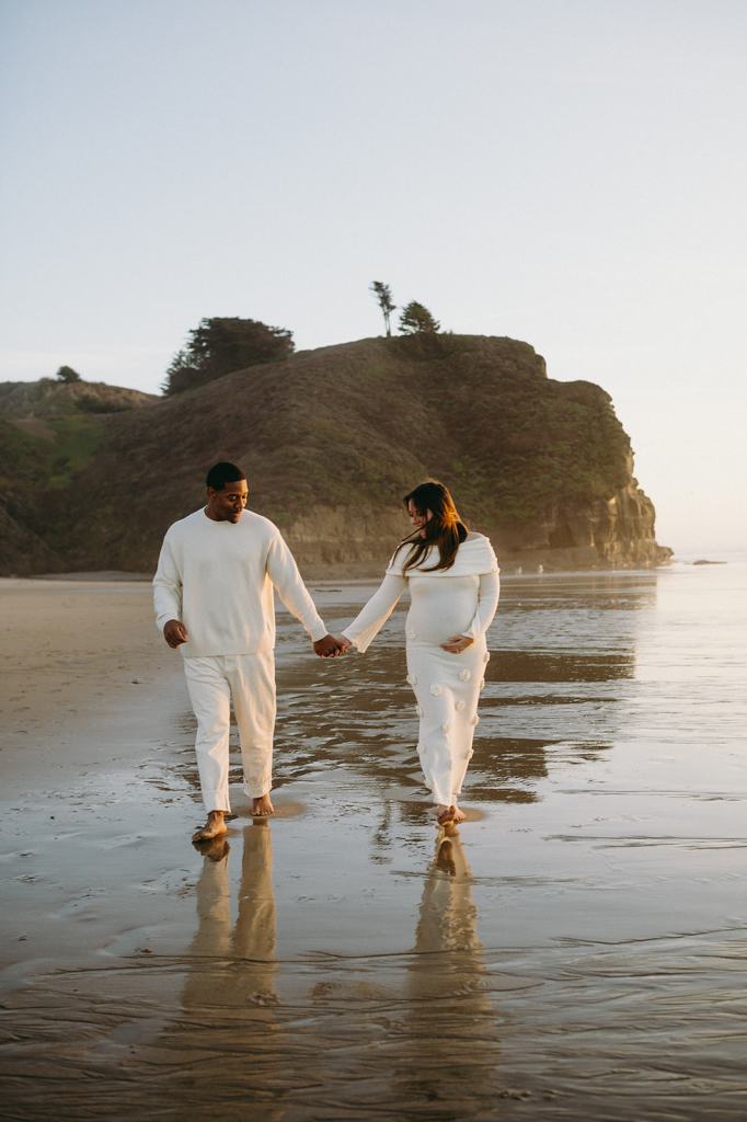 Big Sur Maternity Photoshoot on the Beach
