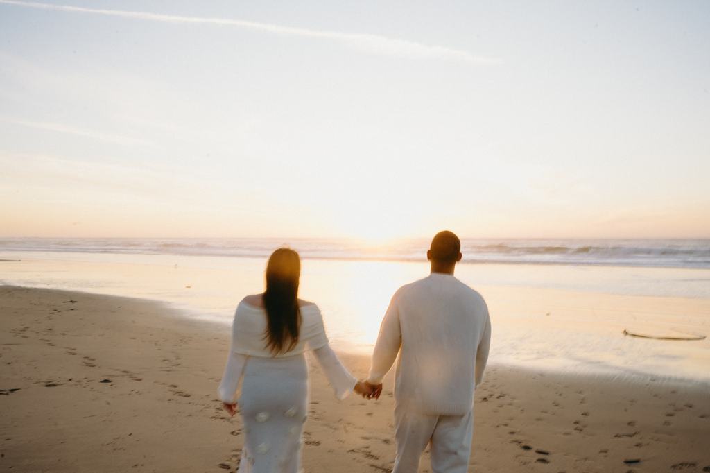 Big Sur Maternity Photoshoot on the Beach