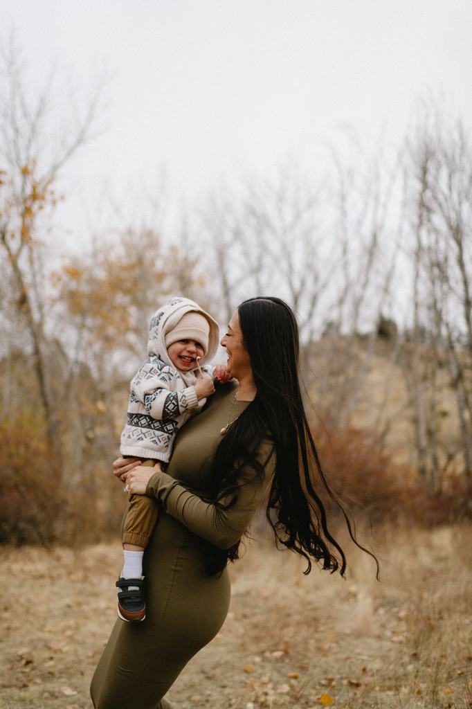 Boise Foothills Maternity Photoshoot