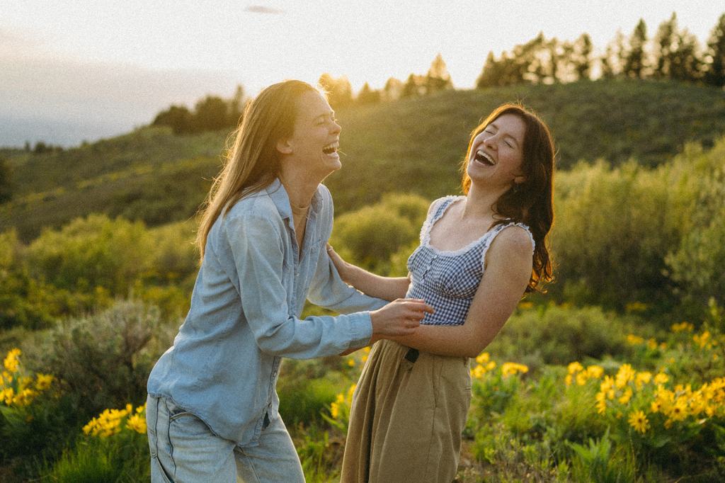 LGBTQ+ WLW ELGBTQ+ WLW Engagement Photoshoot in the Grand Tetonsngagement Photoshoot in the Grand Tetons