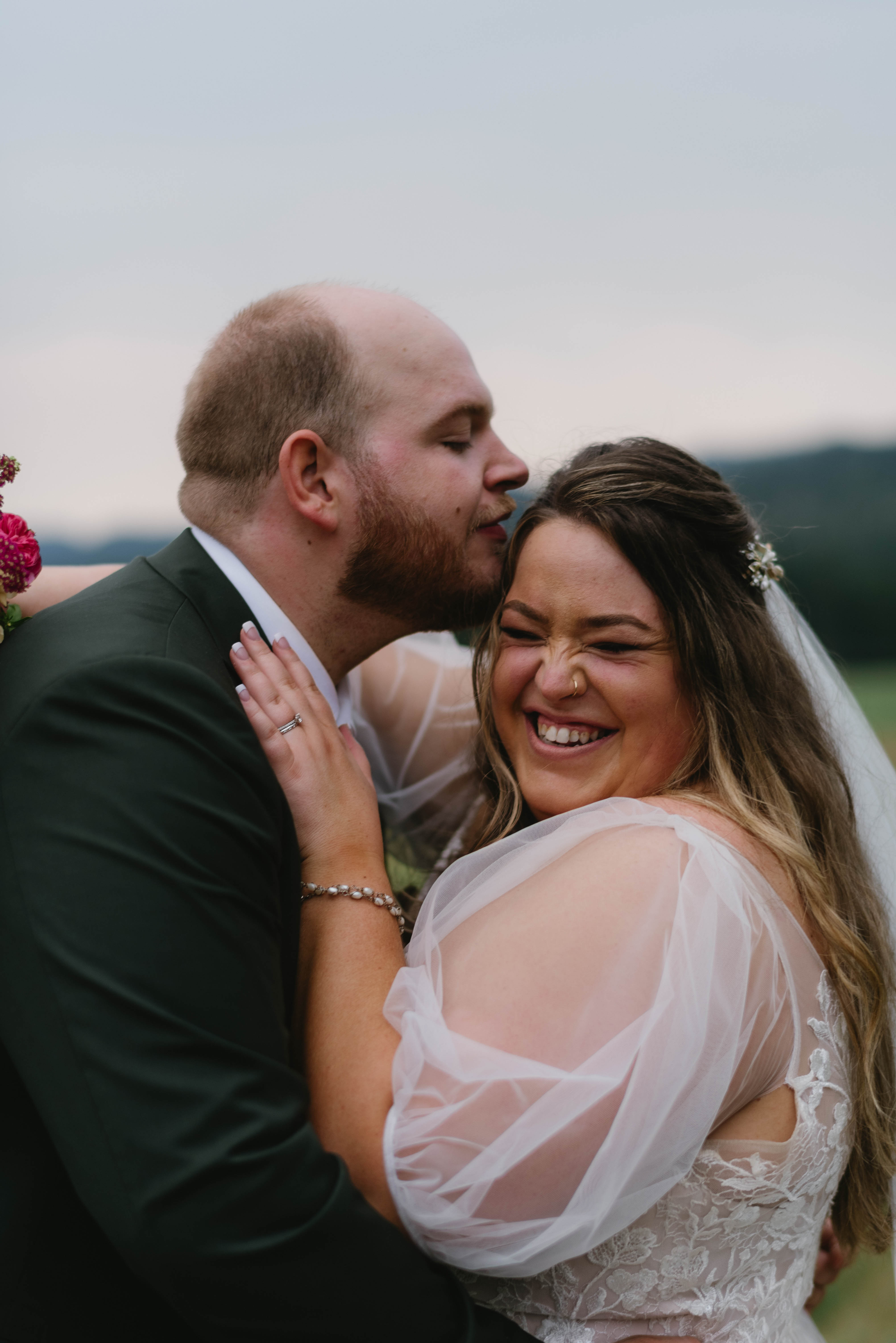 Hood River Oregon Wedding at the Tin Roof Barn