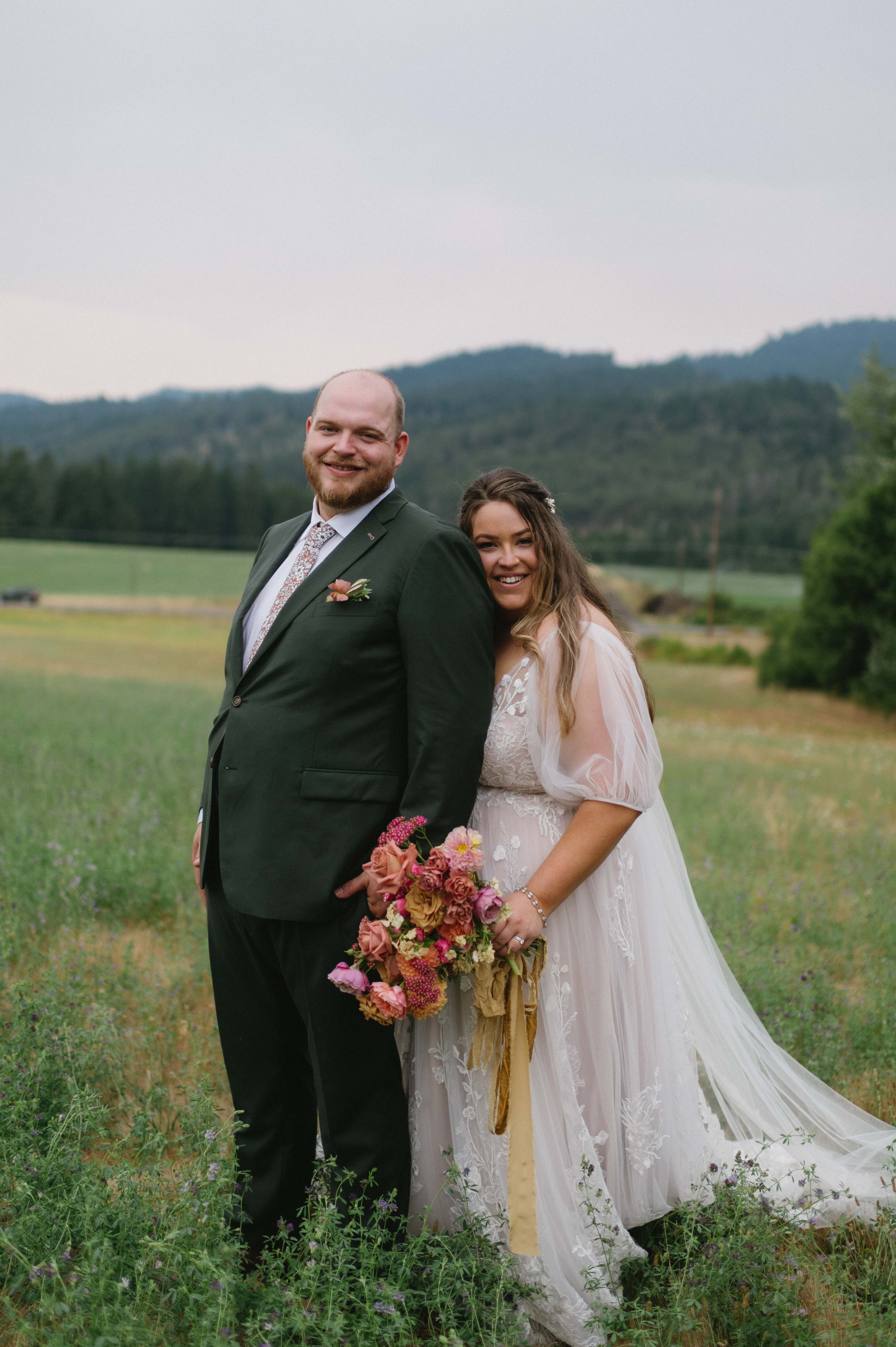 Hood River Oregon Wedding at the Tin Roof Barn