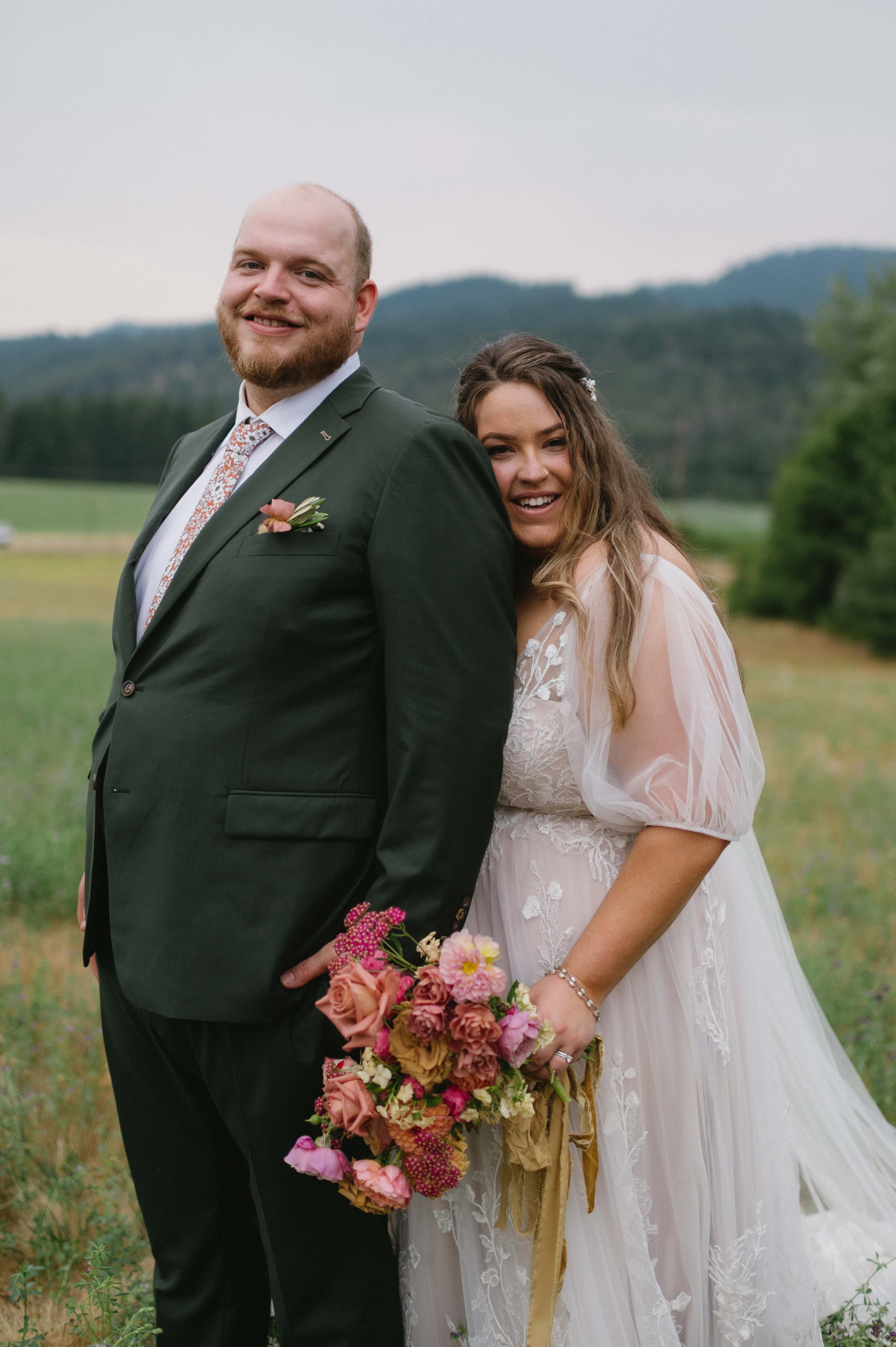 Hood River Oregon Wedding at the Tin Roof Barn