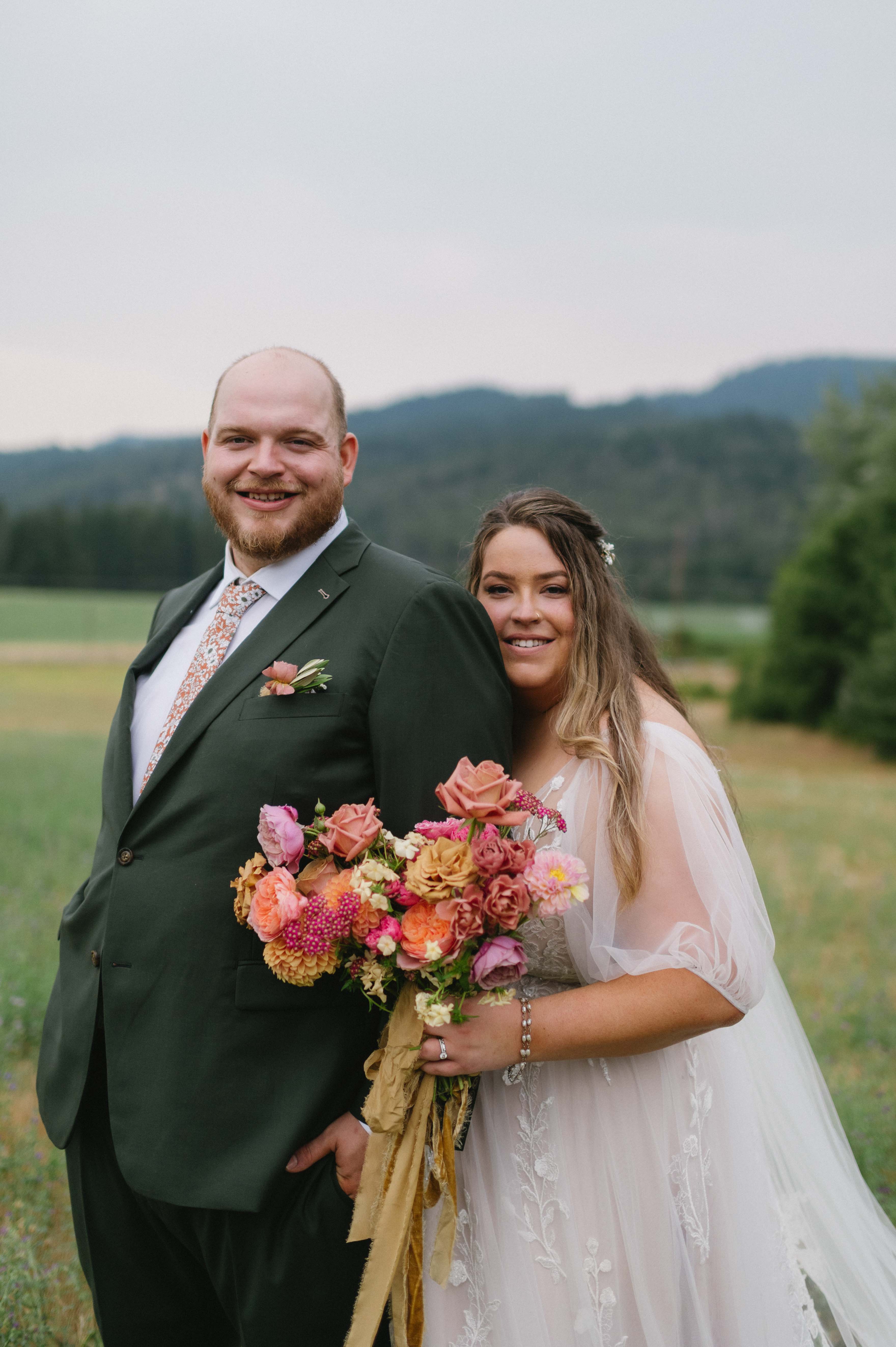 Hood River Oregon Wedding at the Tin Roof Barn