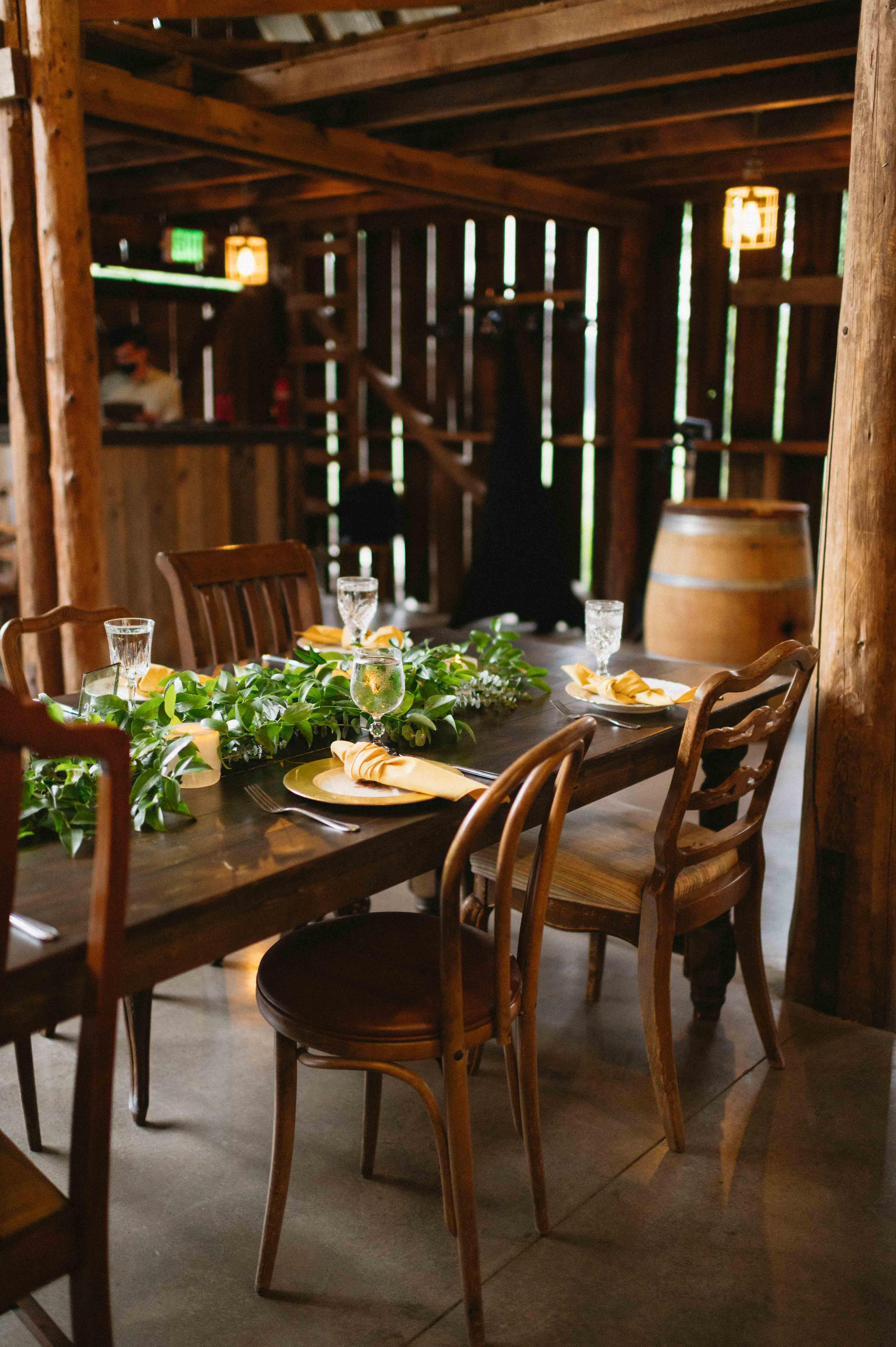 Hood River Oregon Wedding at the Tin Roof Barn