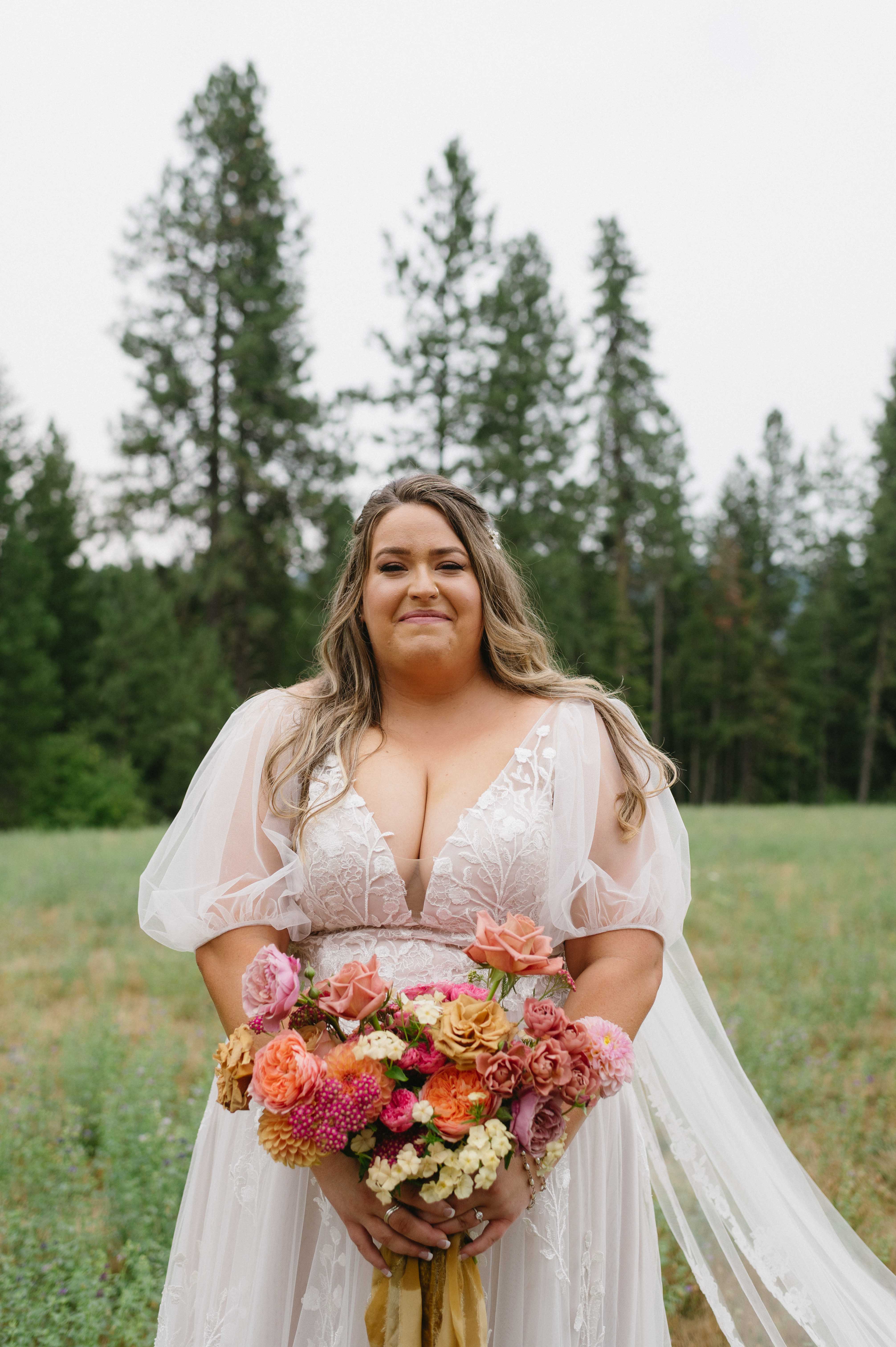 Hood River Oregon Wedding at the Tin Roof Barn